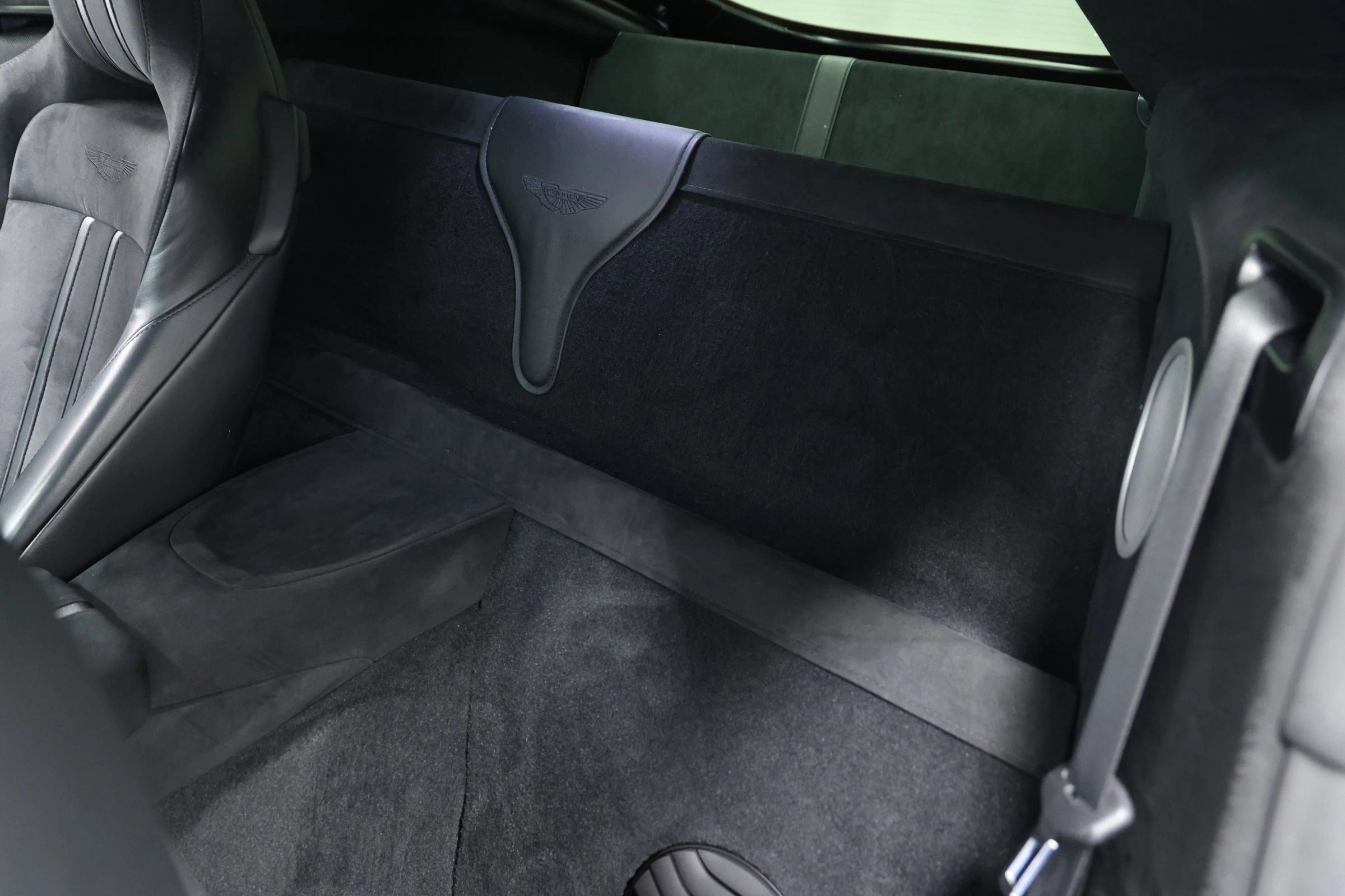 Used 2020 Aston Martin V8 Vantage Coupe RWD image 50