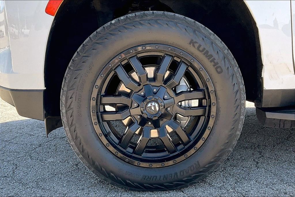 Used 2021 Chevrolet Suburban LS image 8