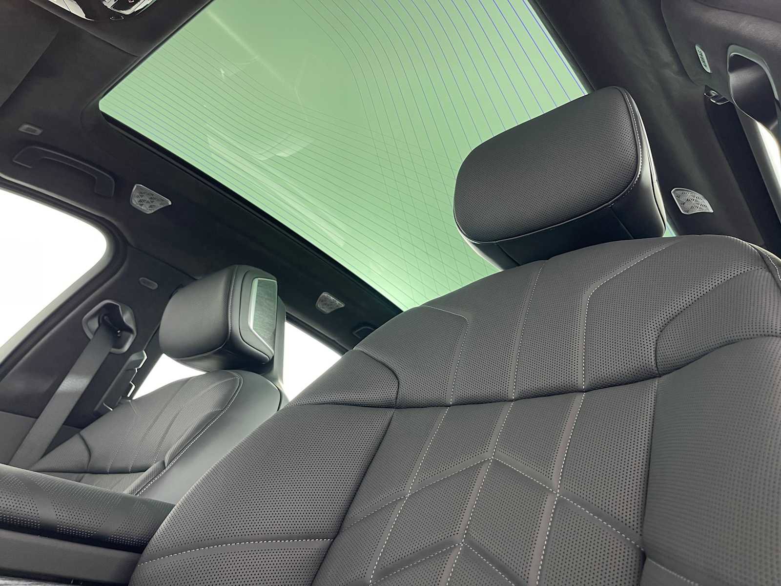 New 2026 BMW i7 xDrive60 w/ Executive Package image 17