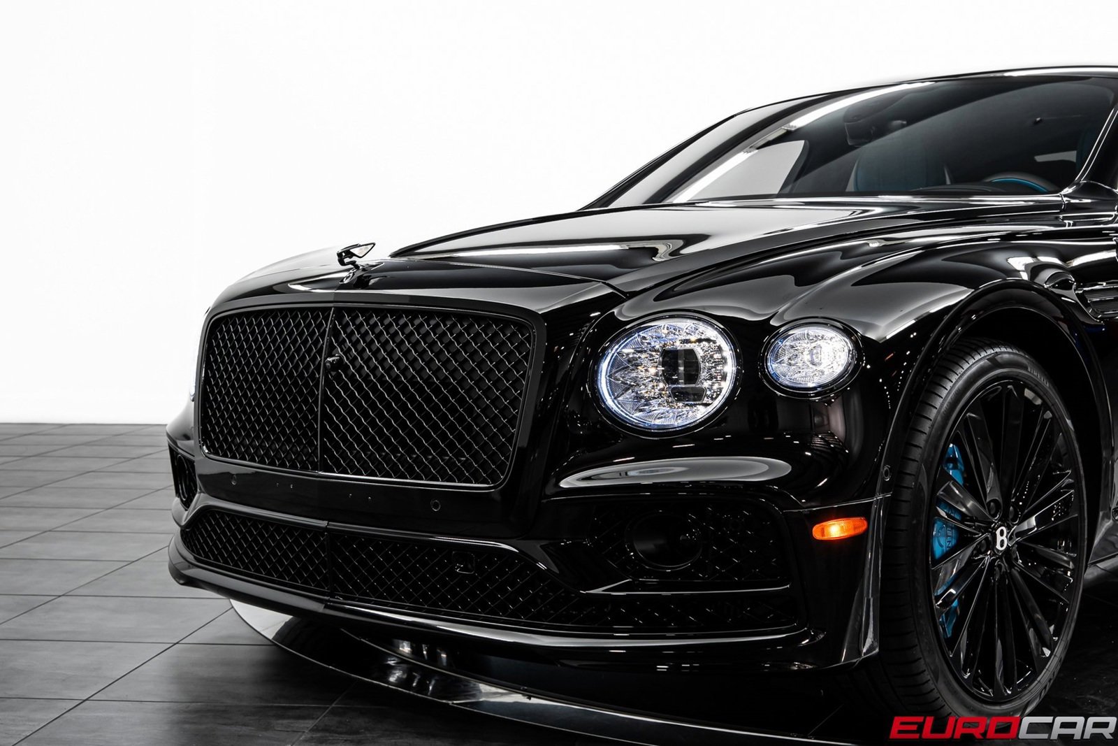 Used 2024 Bentley Flying Spur W12 image 12