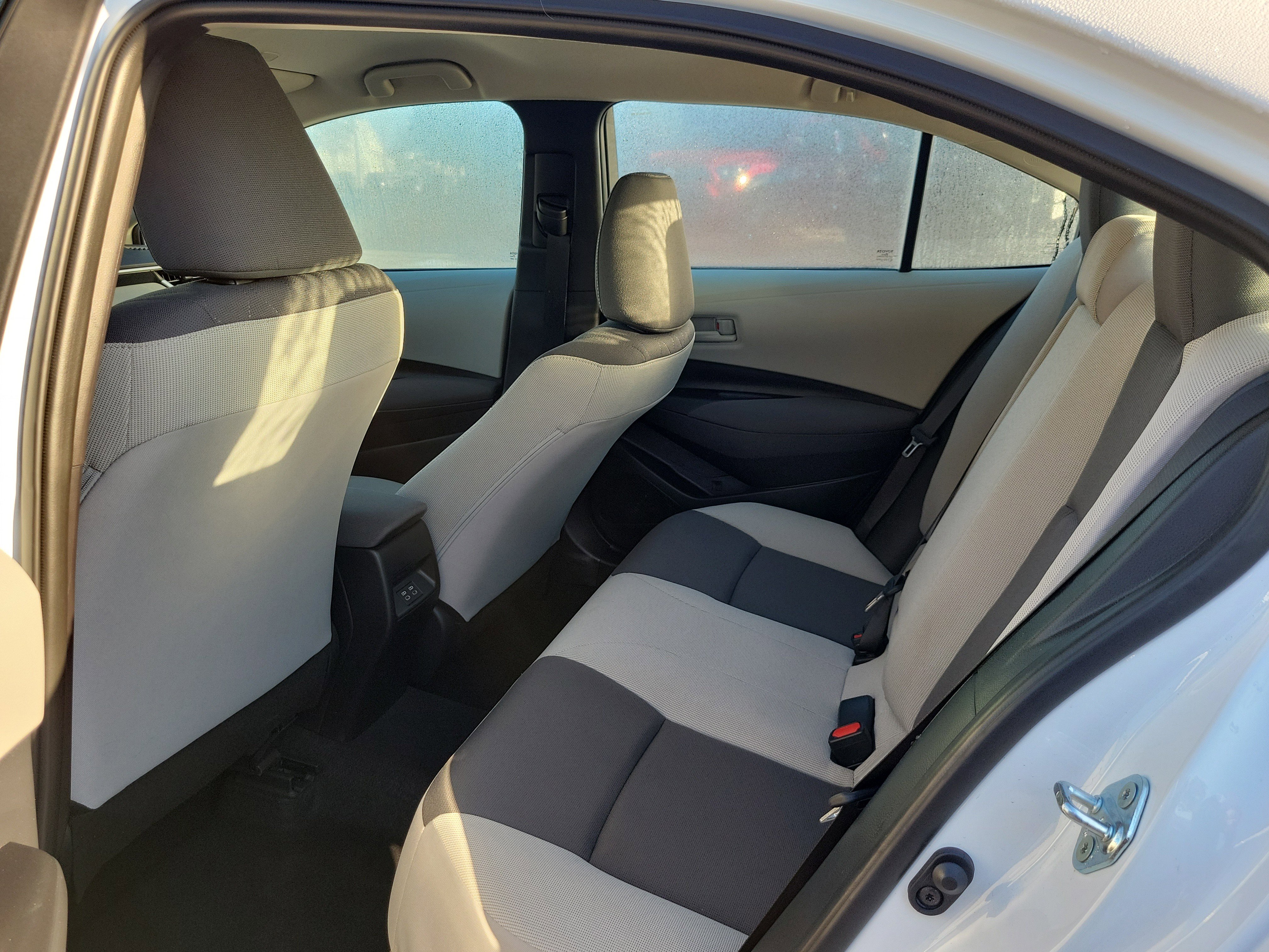 Used 2025 Toyota Corolla LE image 9