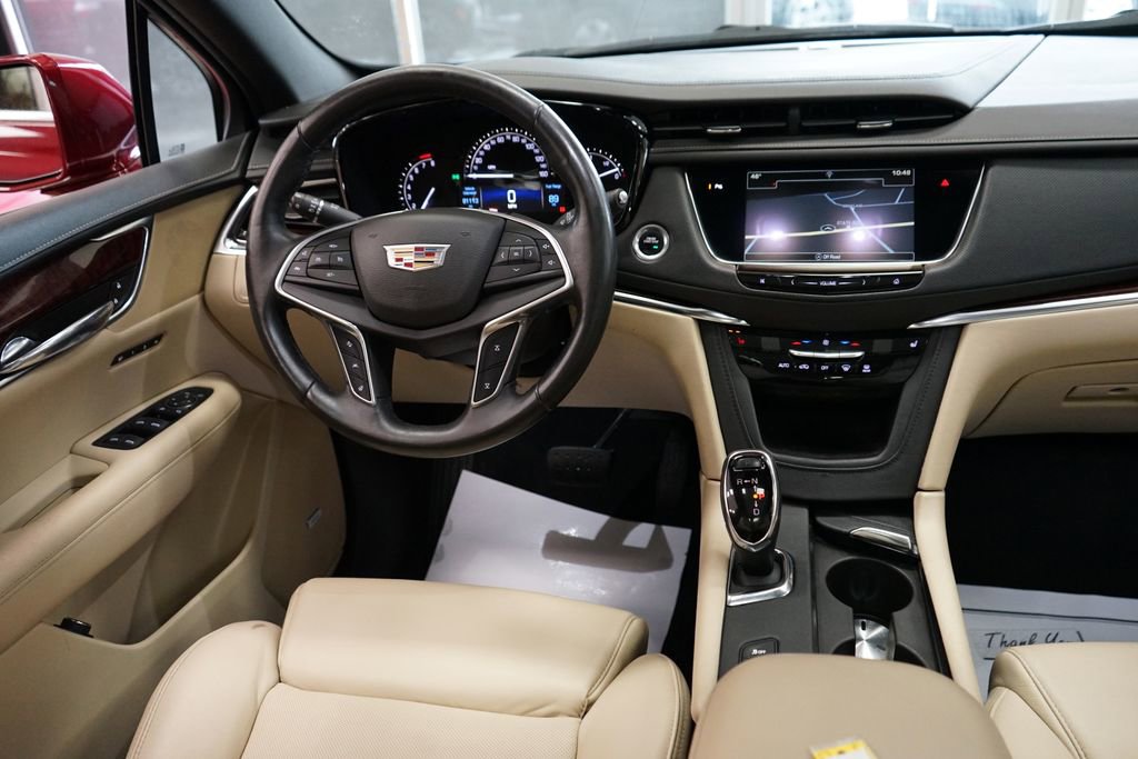 Used 2017 Cadillac XT5 Luxury w/ Driver Awareness Package AWD/4WD image 12
