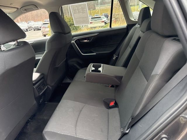 Used 2025 Toyota RAV4 XLE AWD/4WD image 26