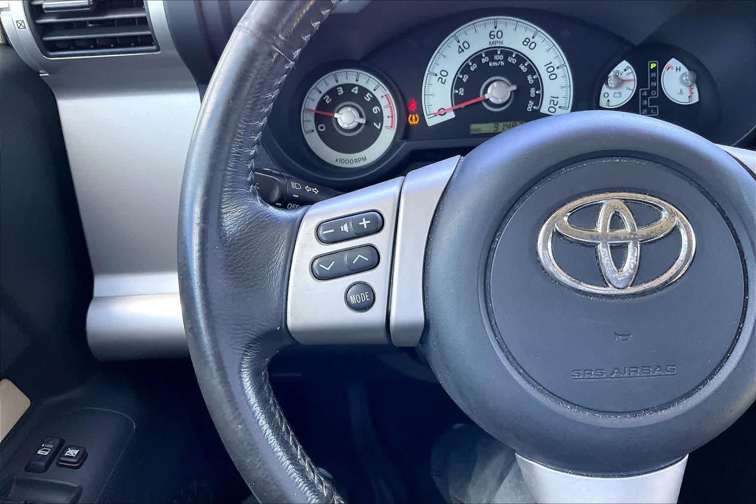Used 2010 Toyota FJ Cruiser 4WD image 24