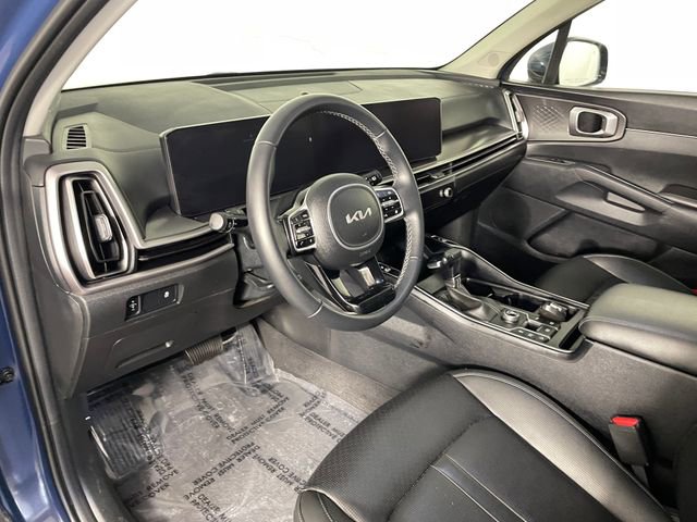 Certified 2024 Kia Sorento S w/ Panoramic Sunroof Package image 3