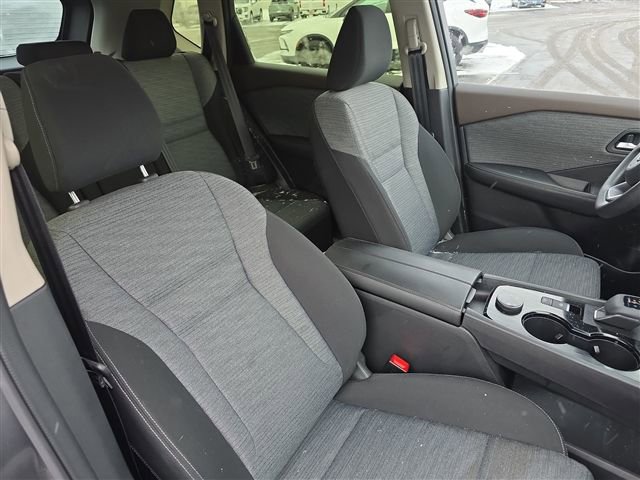 Used 2023 Nissan Rogue SV image 26