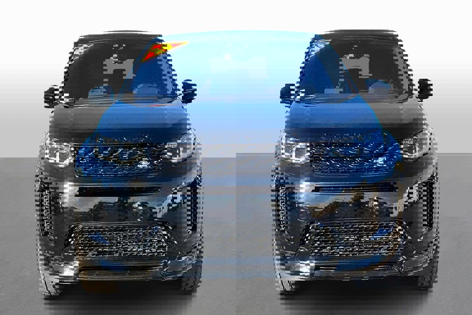 Used 2020 Land Rover Discovery Sport SE R-Dynamic image 3