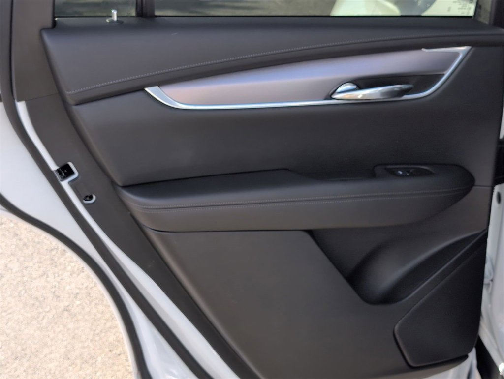 Used 2025 Cadillac XT6 Luxury image 22
