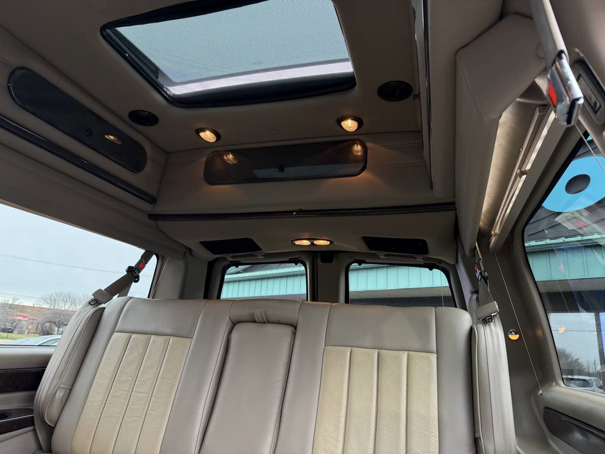 Used 2012 Chevrolet Express 1500 image 29