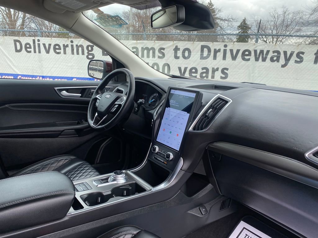 Used 2024 Ford Edge Titanium image 18