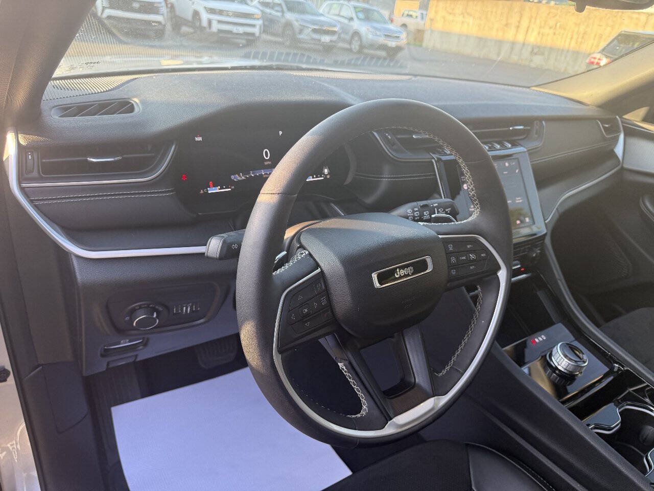Used 2023 Jeep Grand Cherokee L Laredo AWD/4WD image 18