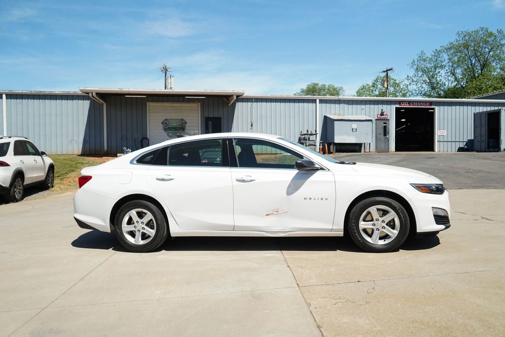 Used 2022 Chevrolet Malibu LS image 3