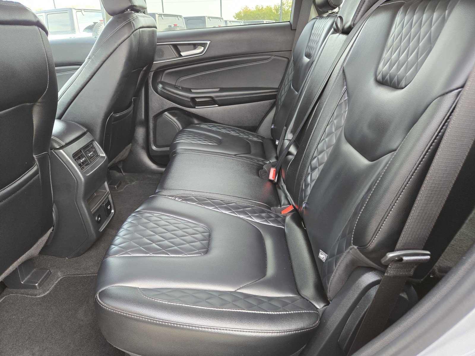 Used 2024 Ford Edge Titanium image 13