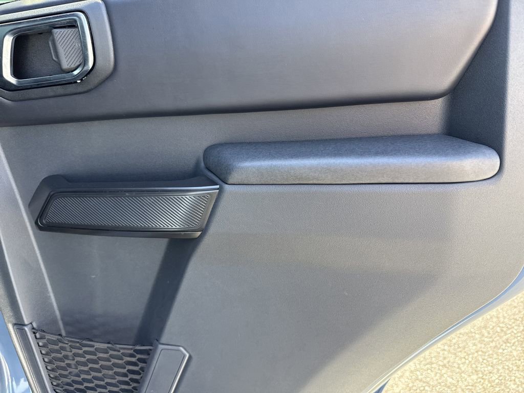 Used 2025 Ford Bronco Badlands image 17