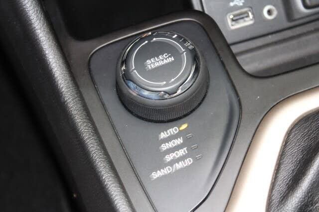 Used 2014 Jeep Cherokee Limited image 25