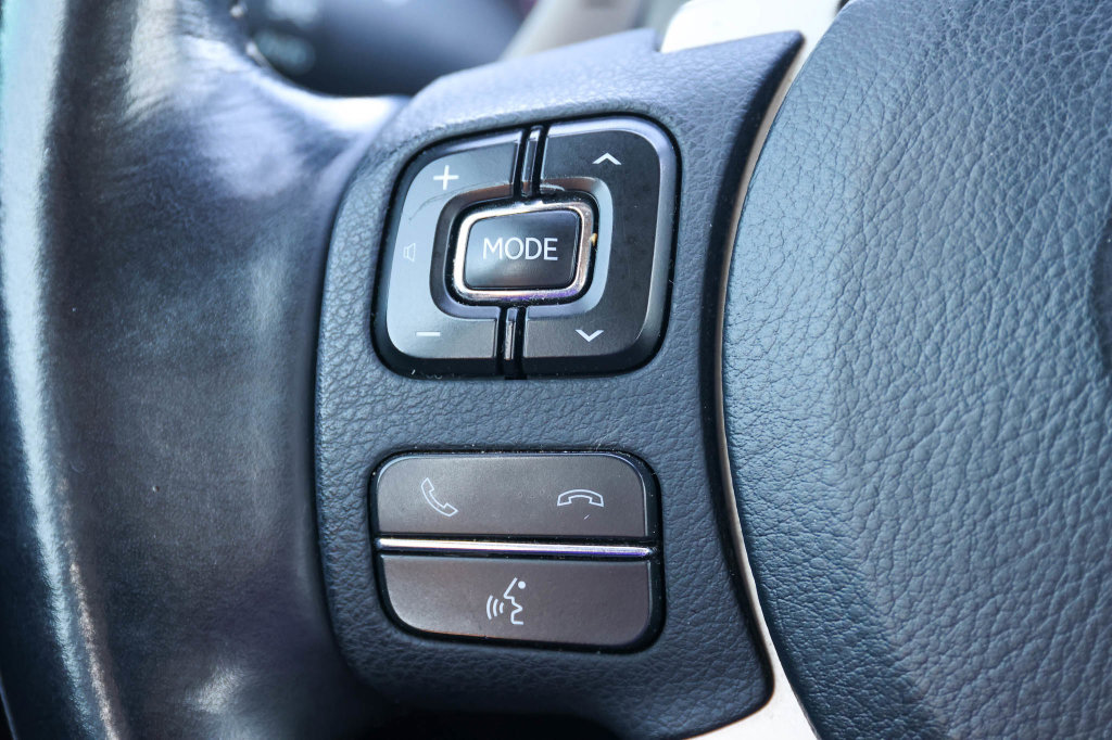 Used 2018 Lexus IS 300 AWD w/ Comfort Package image 28