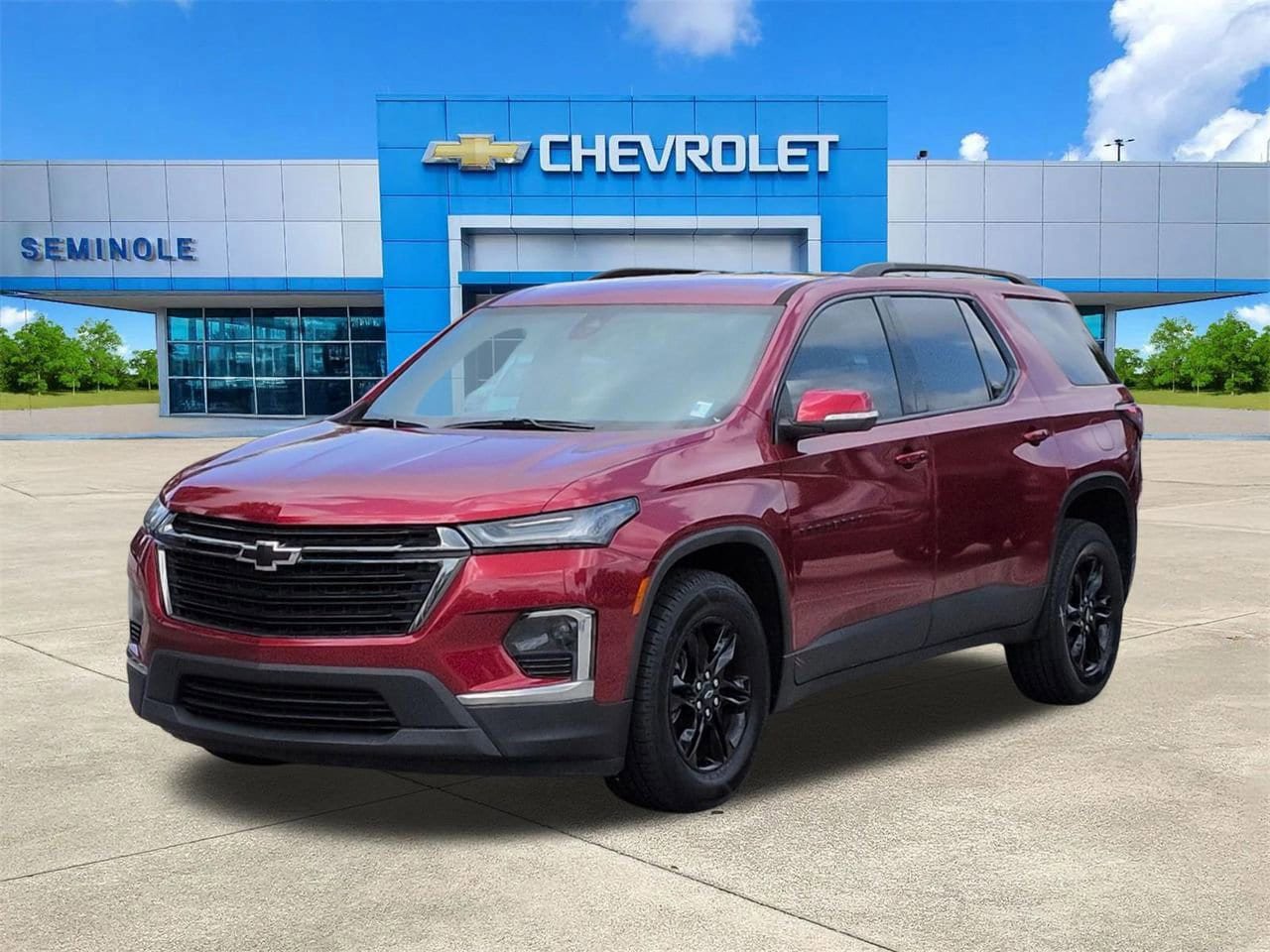 Used 2022 Chevrolet Traverse LT FWD image 2