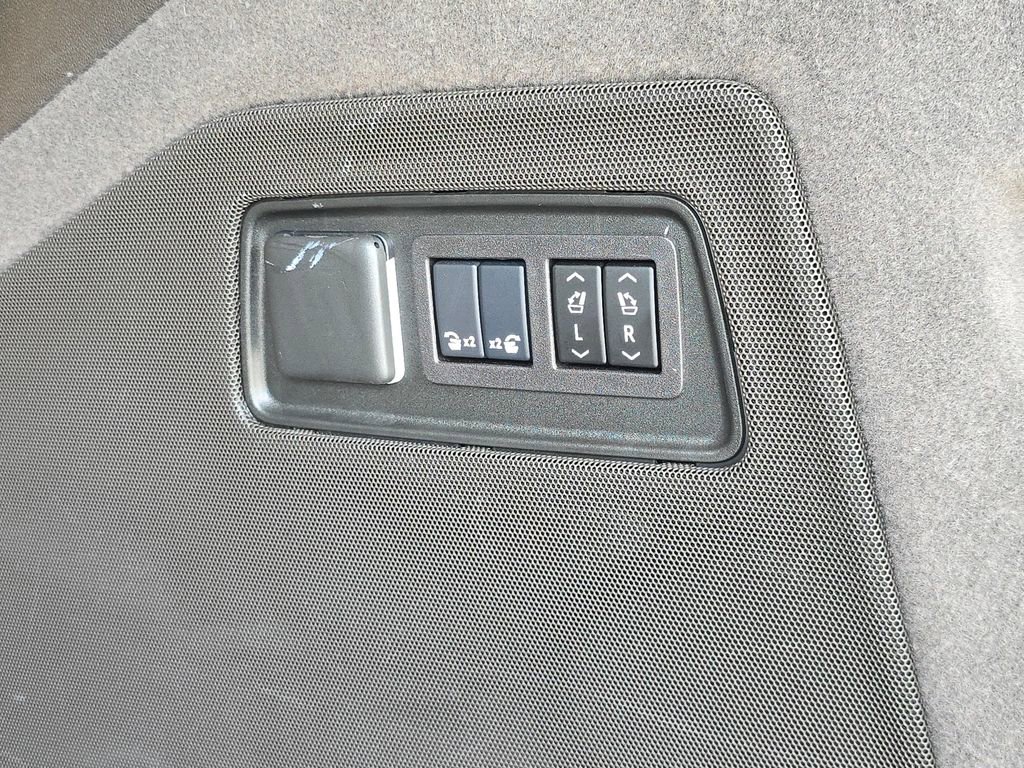 Used 2024 Cadillac Escalade Sport AWD/4WD image 36