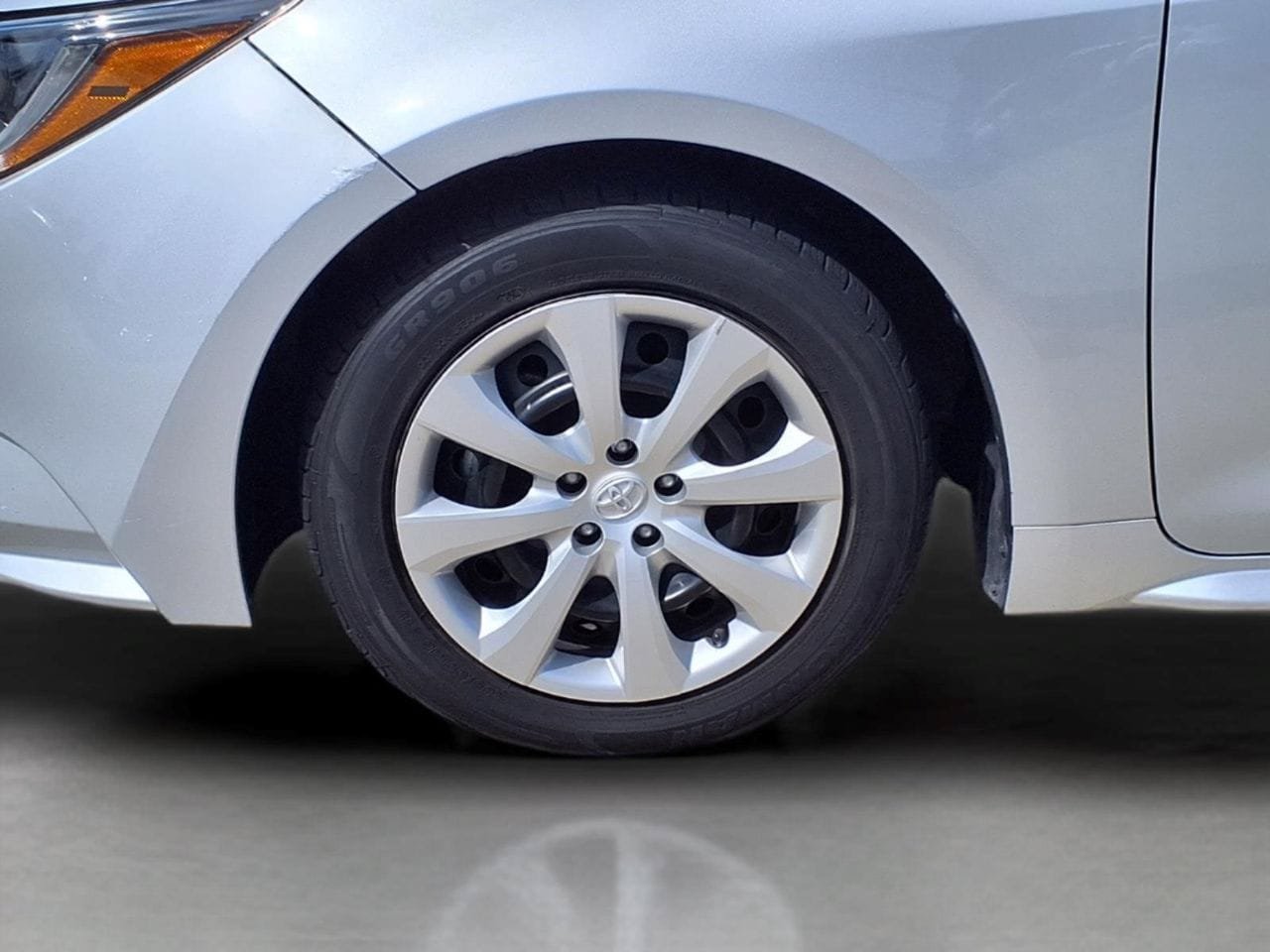 Used 2024 Toyota Corolla LE FWD image 9