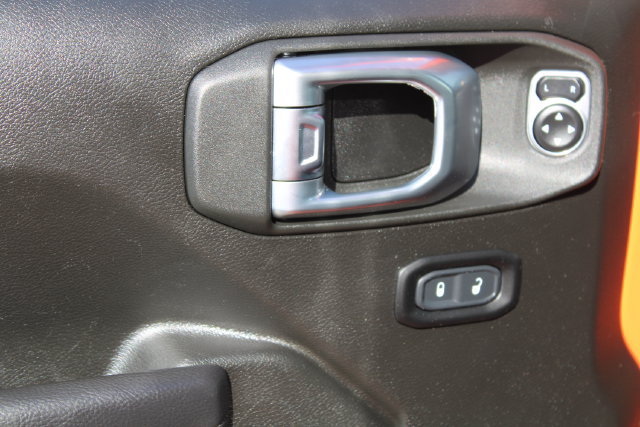 Used 2023 Jeep Wrangler Unlimited w/ Convenience Group AWD/4WD image 15