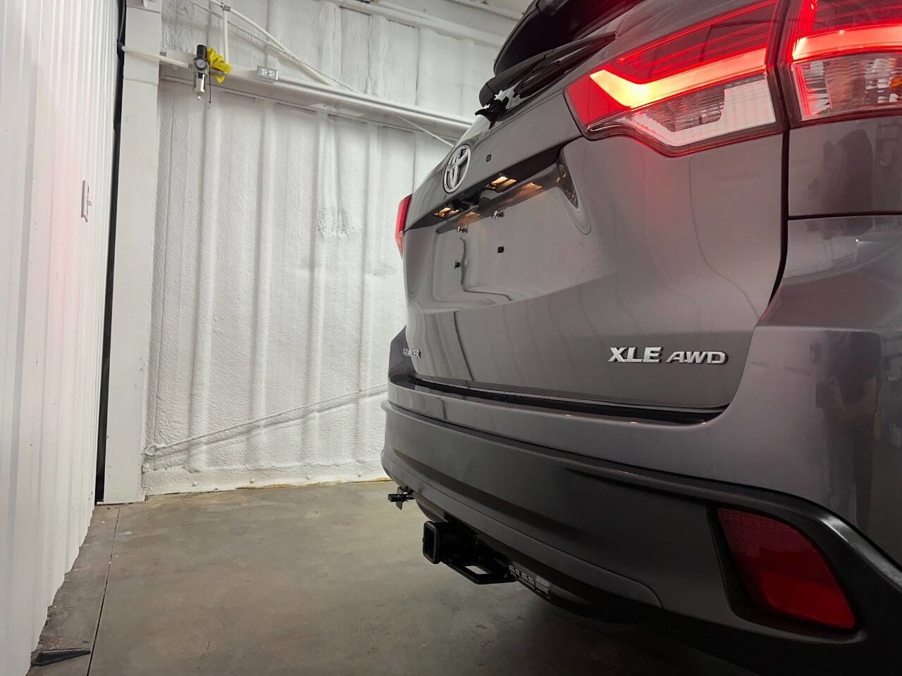Used 2018 Toyota Highlander XLE image 13