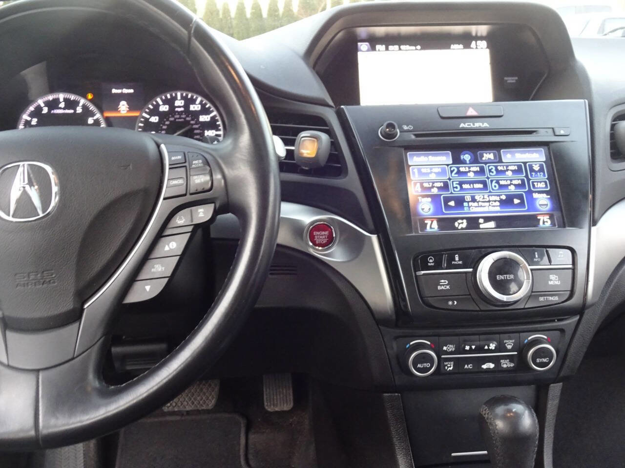 Used 2018 Acura ILX w/Tech 4dr Sedan w/Technology image 16