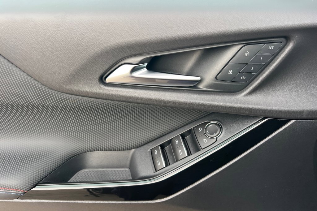 New 2026 Chevrolet Equinox RS w/ Convenience Package III image 8