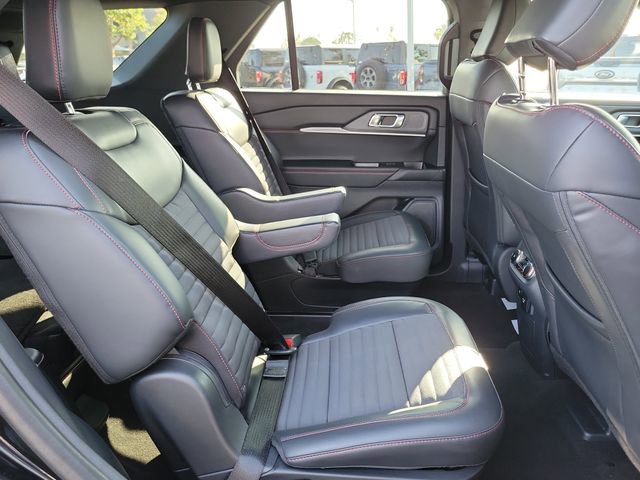 Used 2026 Ford Explorer ST-Line w/ ST-Line Street Pack RWD image 19