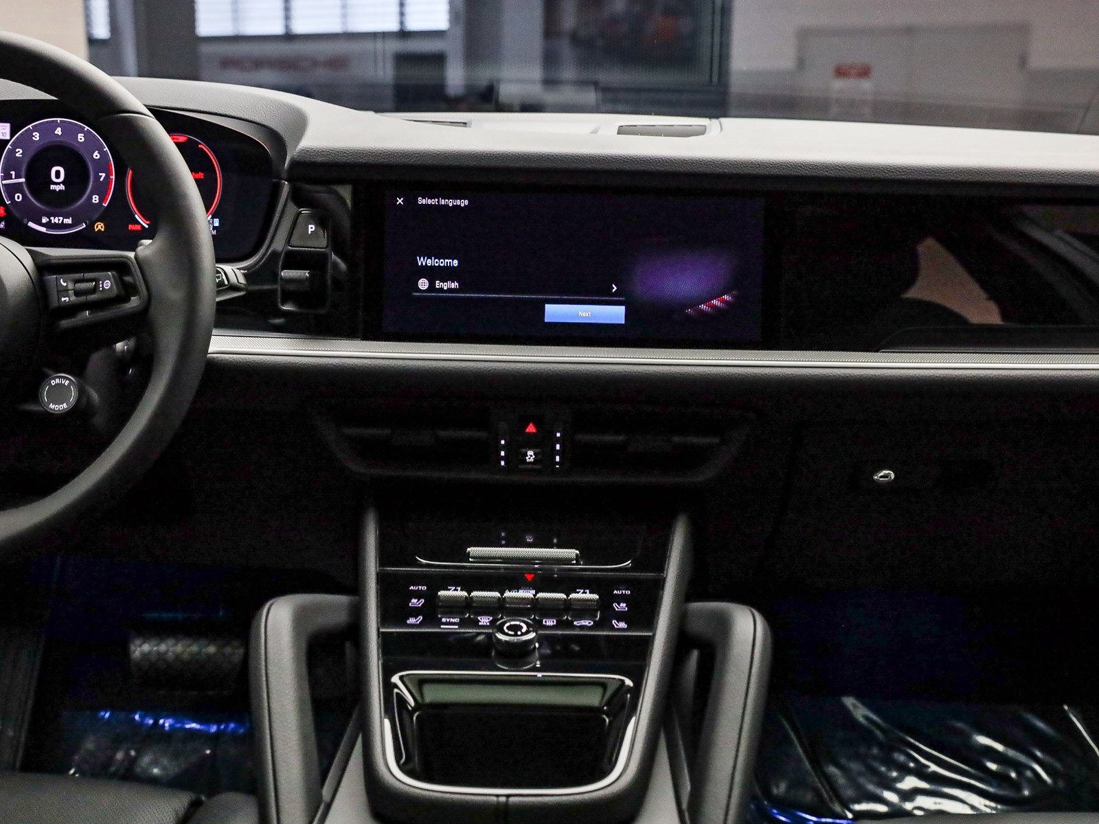 Used 2025 Porsche Cayenne image 16