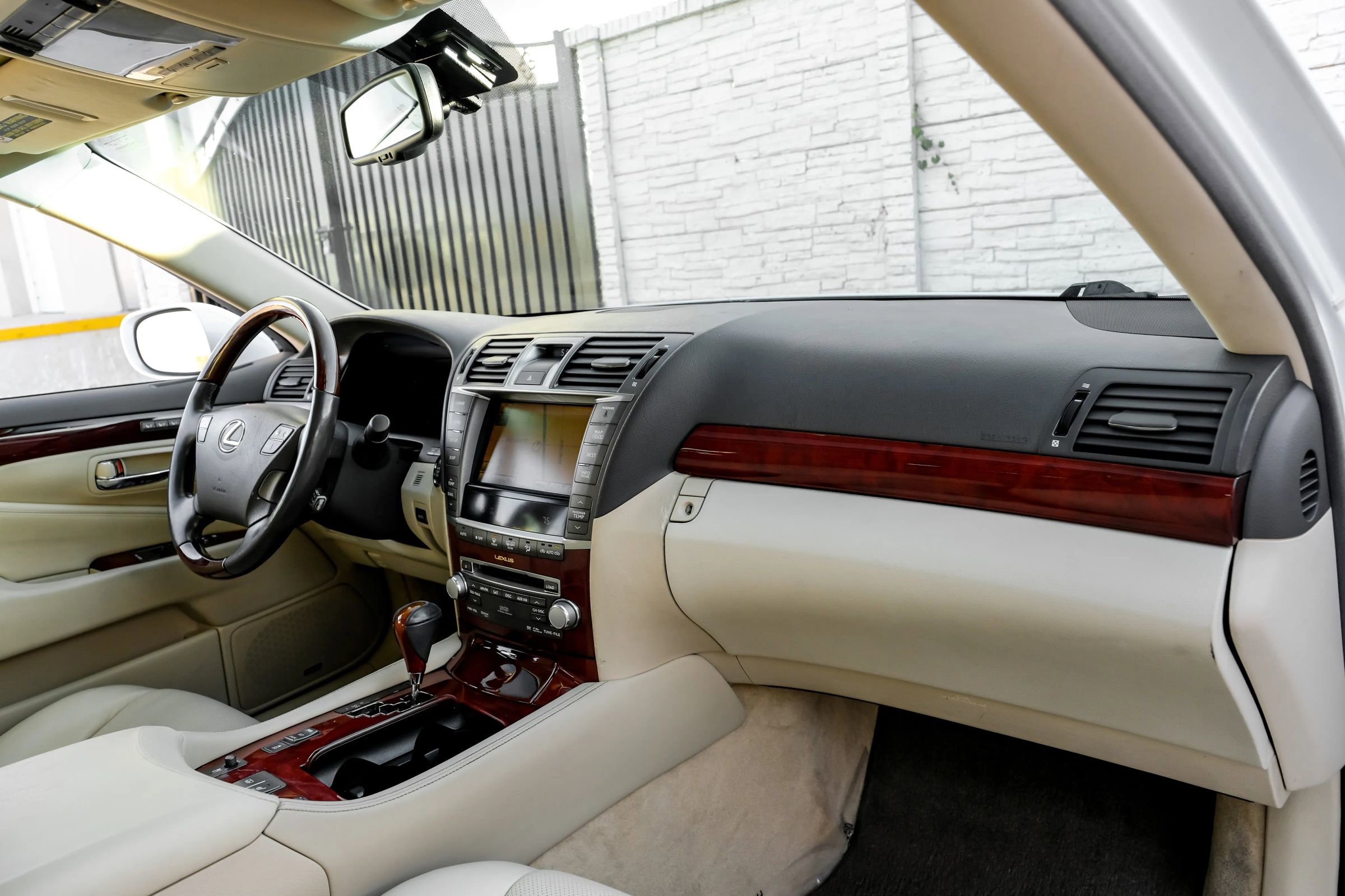 Used 2012 Lexus LS 460 image 12