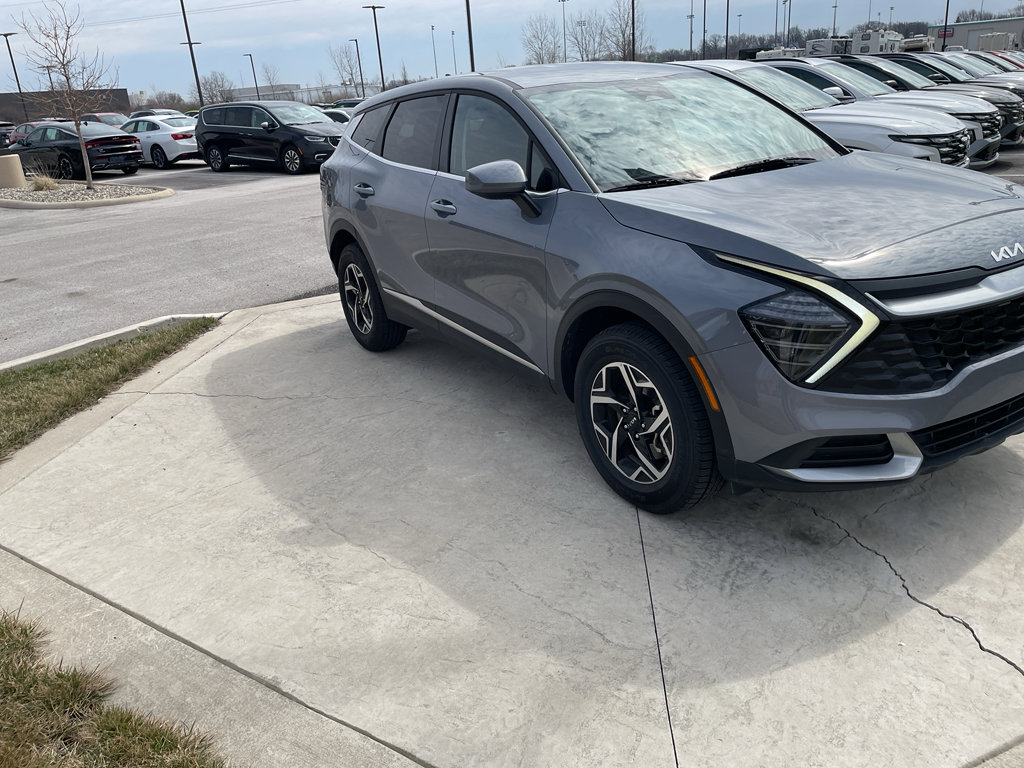 Used 2025 Kia Sportage LX image 7