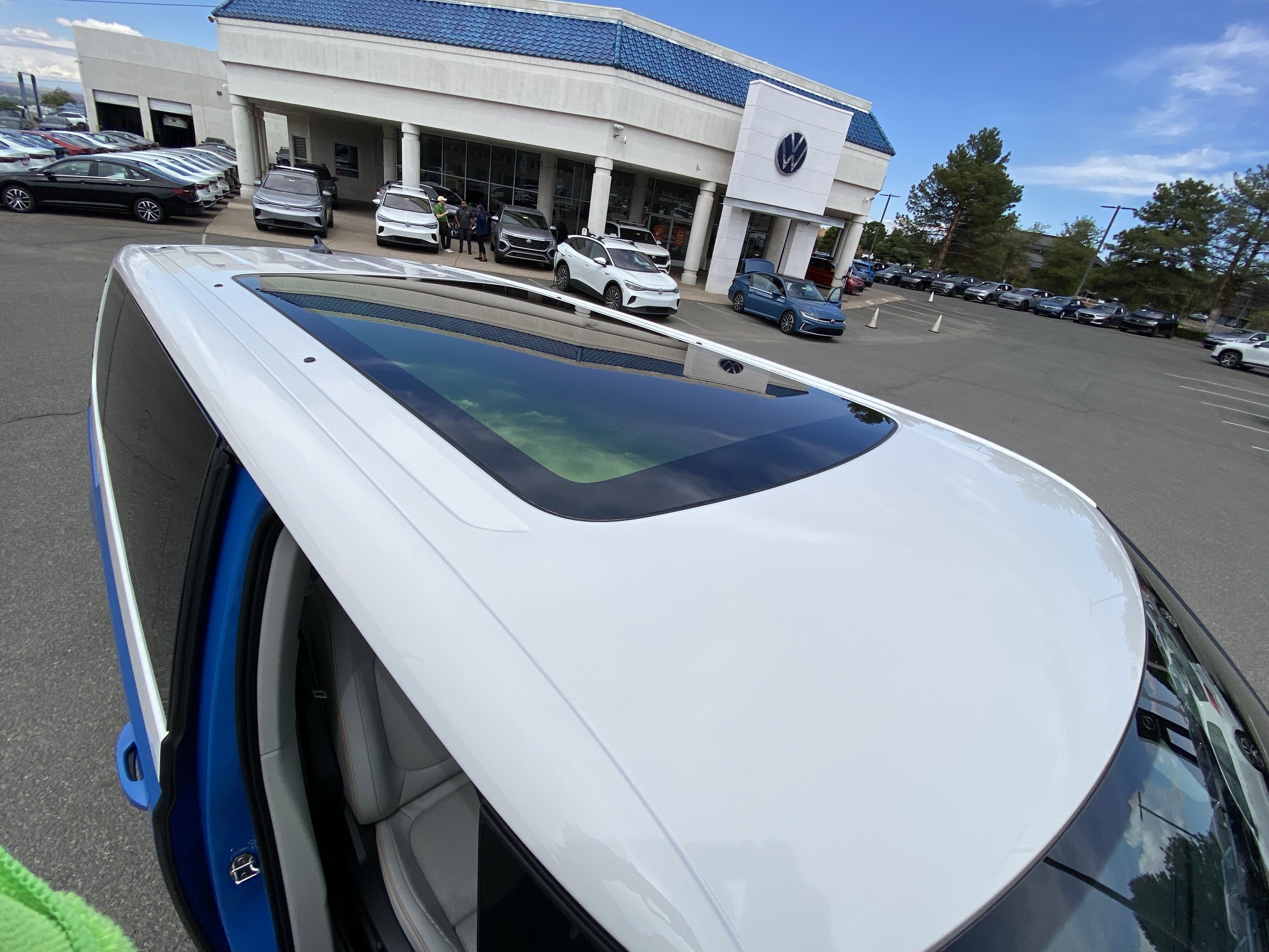Used 2025 Volkswagen ID. Buzz 1st Edition AWD/4WD image 19