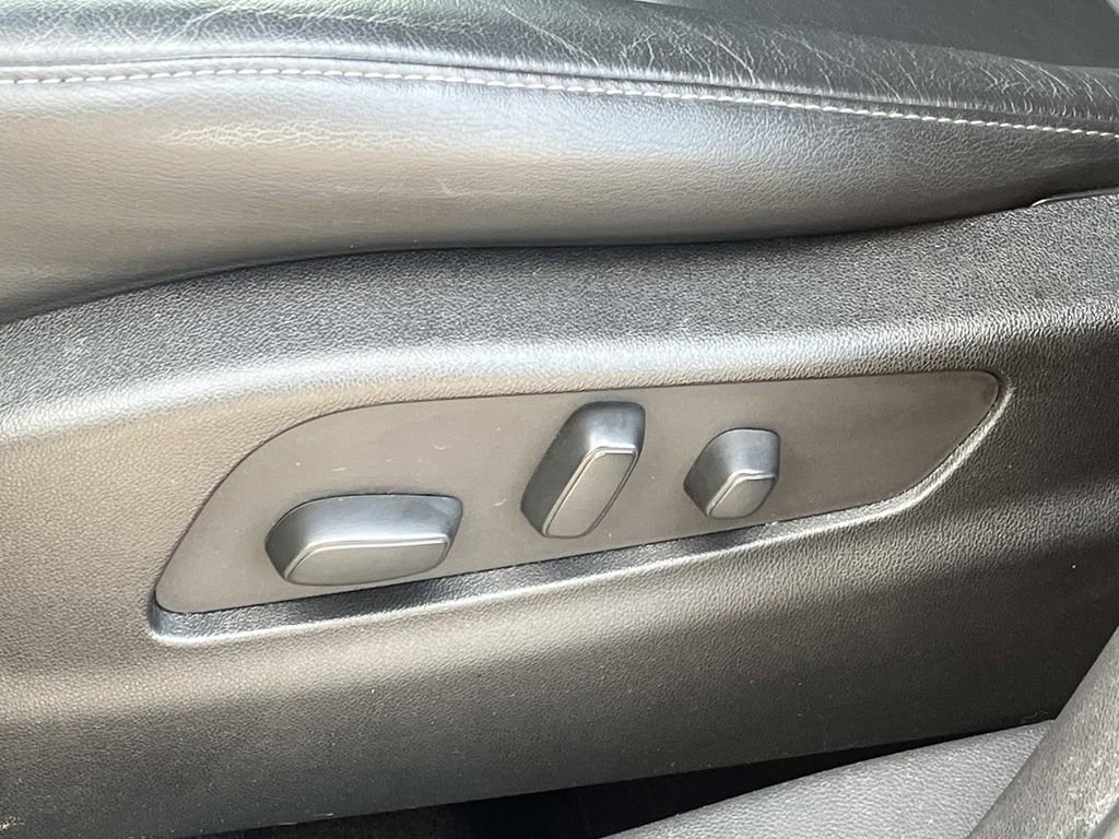 Used 2023 Cadillac XT4 Premium Luxury w/ Enhanced Visibility Package image 23