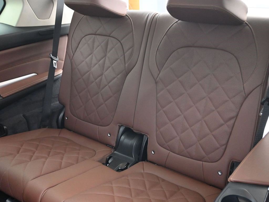 New 2026 BMW X7 xDrive40i image 30
