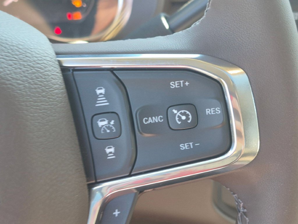 New 2026 RAM 3500 Laramie AWD/4WD image 17