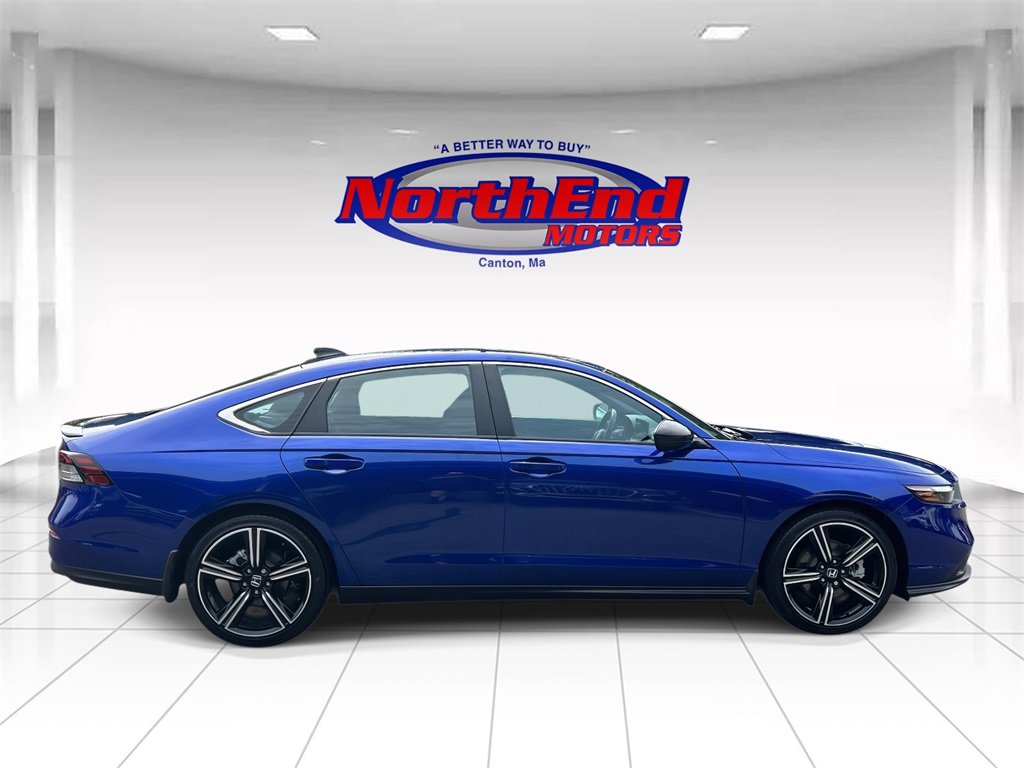 Used 2025 Honda Accord Sport image 2