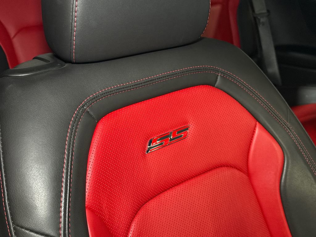 Used 2018 Chevrolet Camaro SS image 15