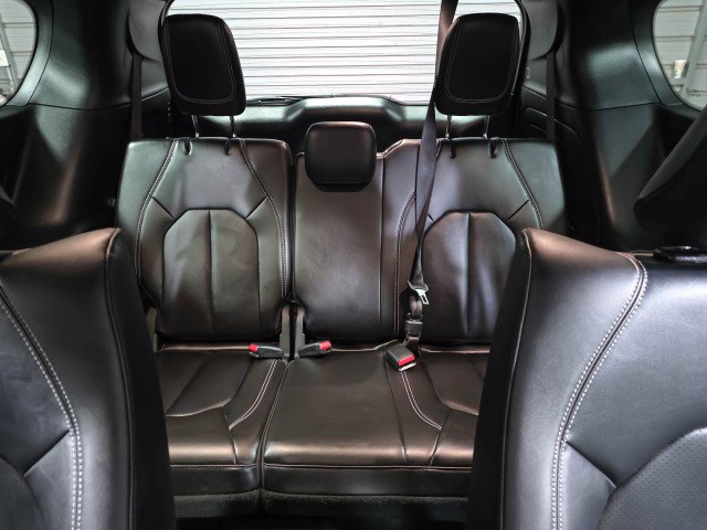 Used 2024 Chrysler Pacifica Limited image 20