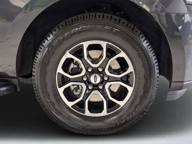 Used 2024 Ford Expedition XLT RWD image 11