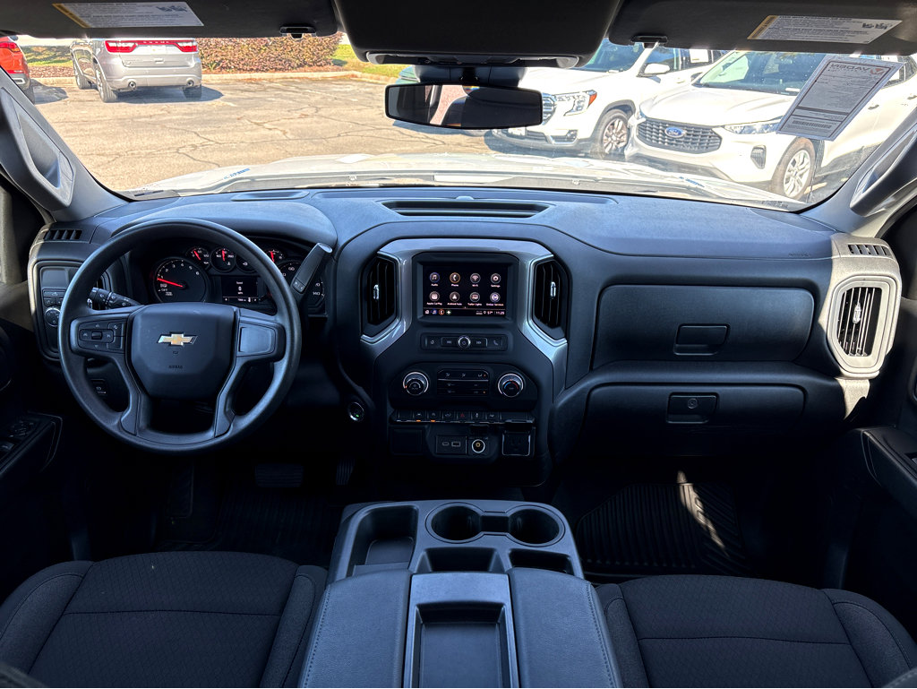 Used 2025 Chevrolet Silverado 1500 Custom image 4