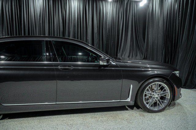 Used 2021 BMW 750i xDrive w/ Luxury Rear Seating Package AWD/4WD image 4