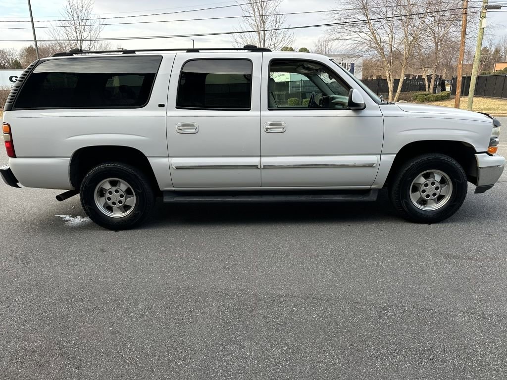 Used 2002 Chevrolet Suburban LT image 4