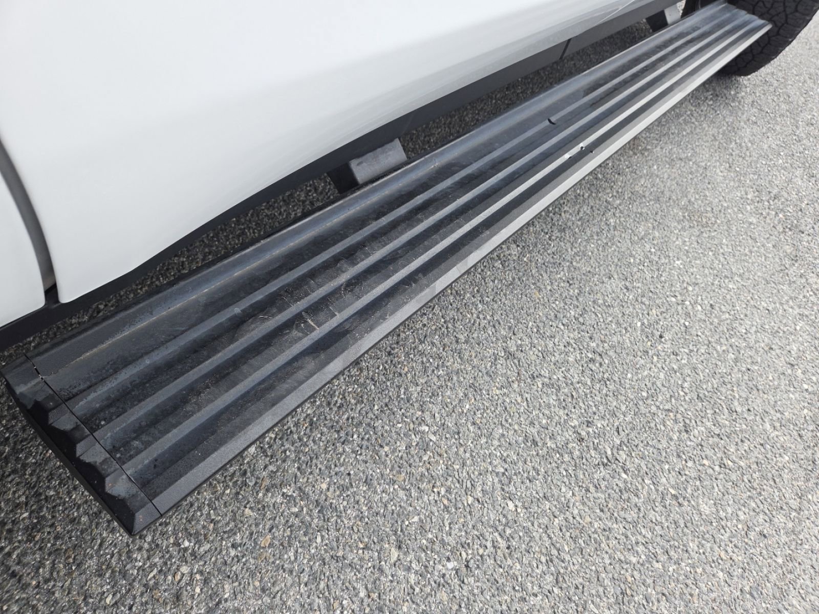 Used 2021 GMC Yukon AT4 w/ Technology Package image 22