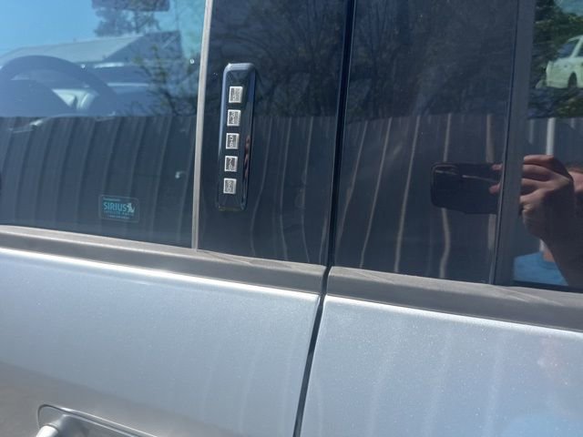 Used 2015 Ford F150 XLT w/ Equipment Group 302A Luxury image 11