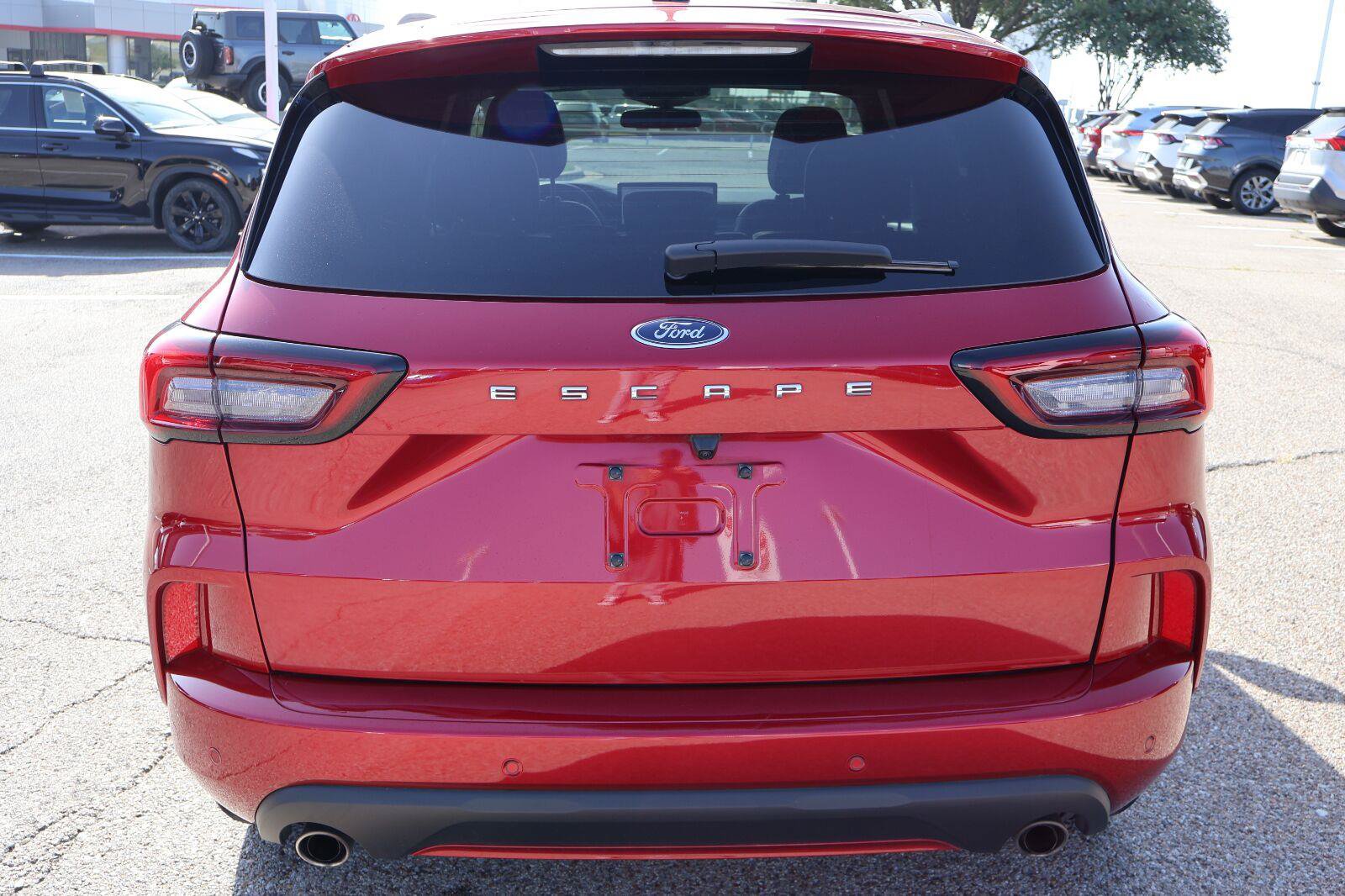 Used 2023 Ford Escape ST-Line w/ Tech Pack #1 FWD image 4