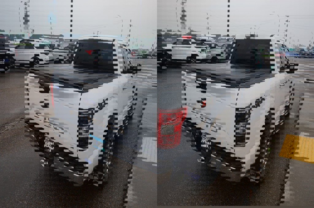 Used 2020 Ford F150 XLT w/ Equipment Group 302A Luxury image 4