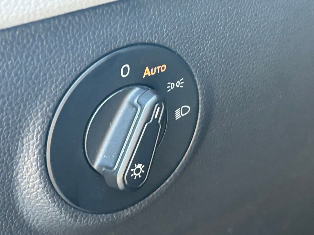 Used 2023 Volkswagen Taos SE image 50