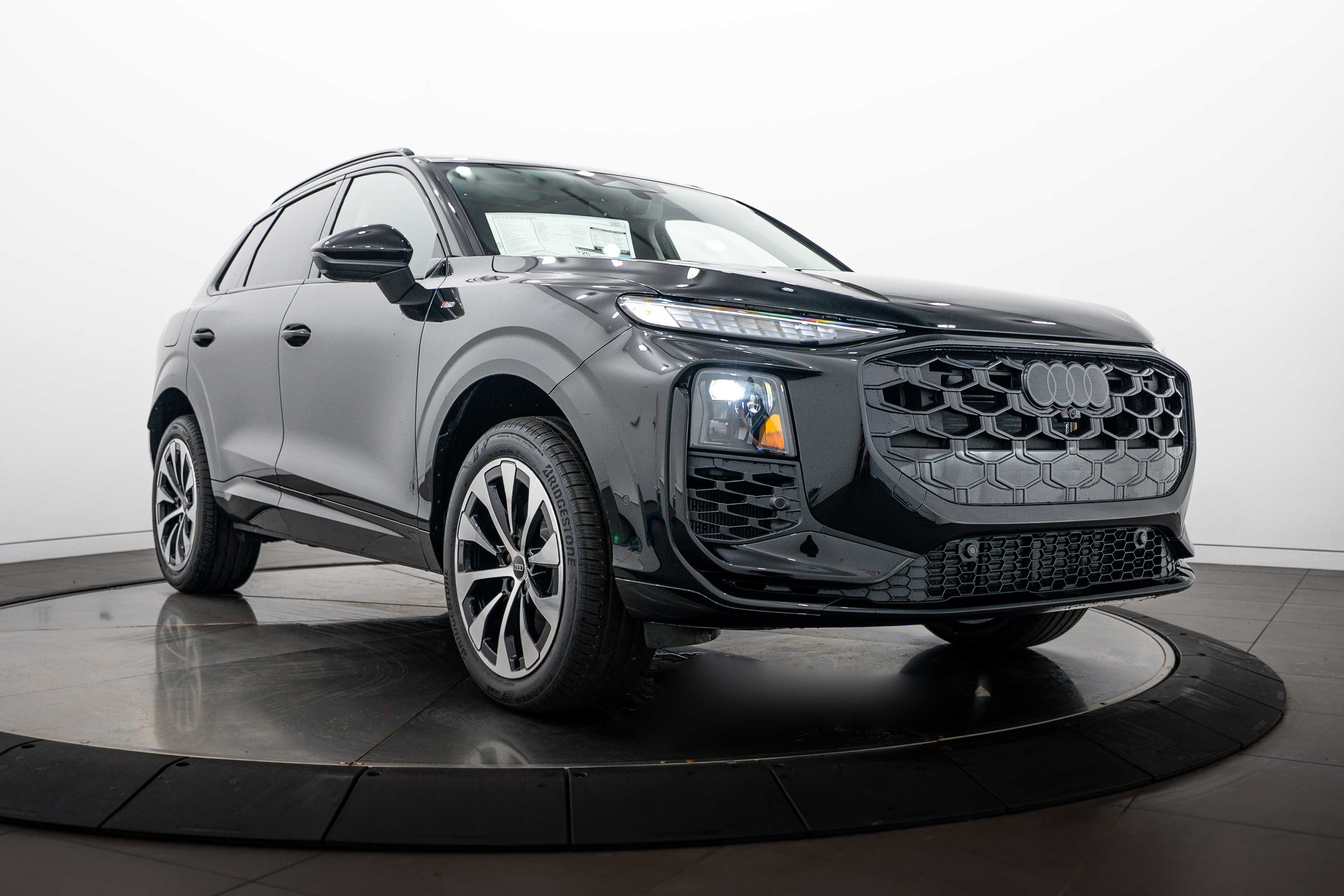 New 2026 Audi Q3 quattro 2.0T AWD/4WD image 1
