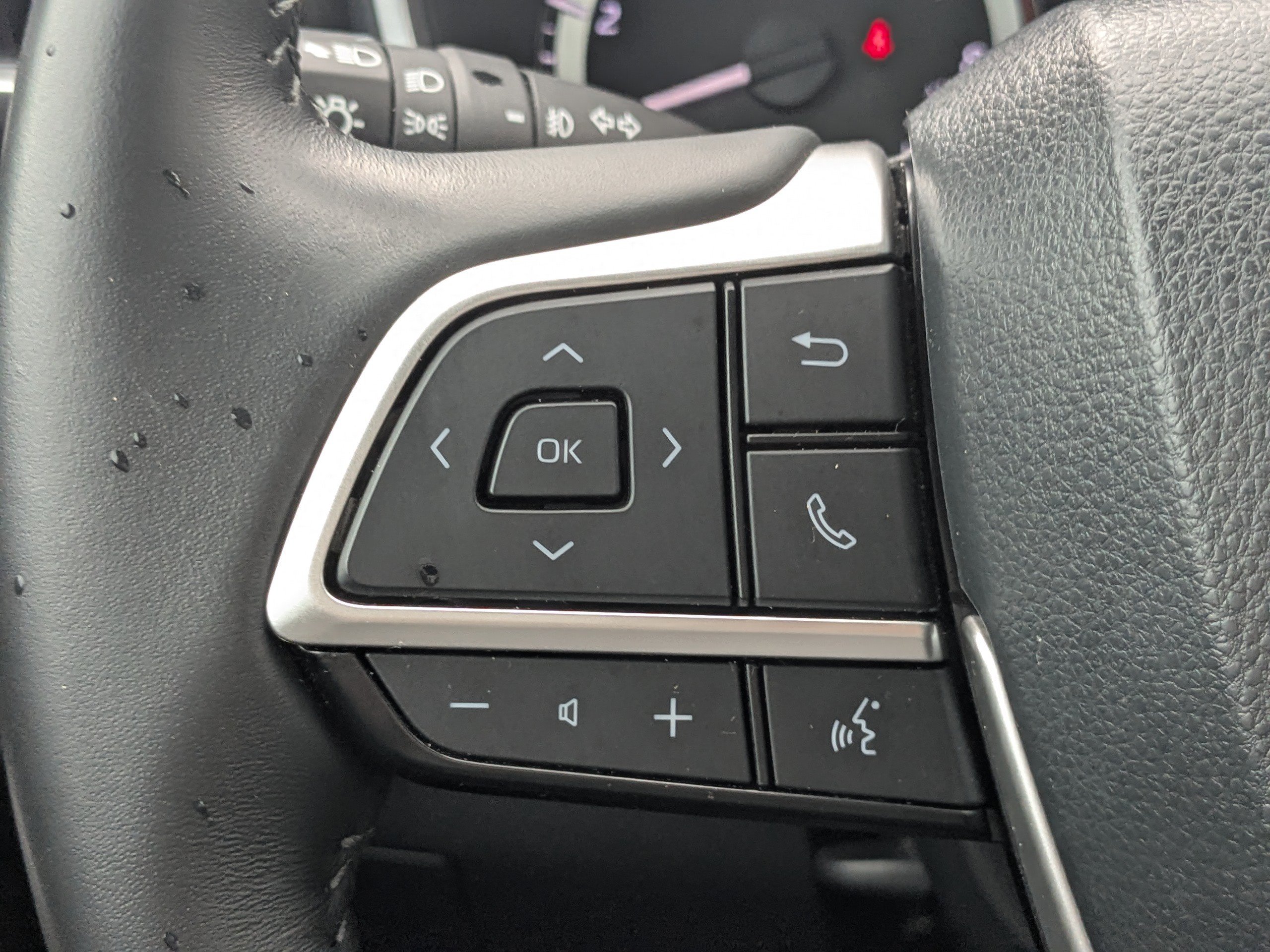 Used 2024 Toyota Highlander XLE image 24