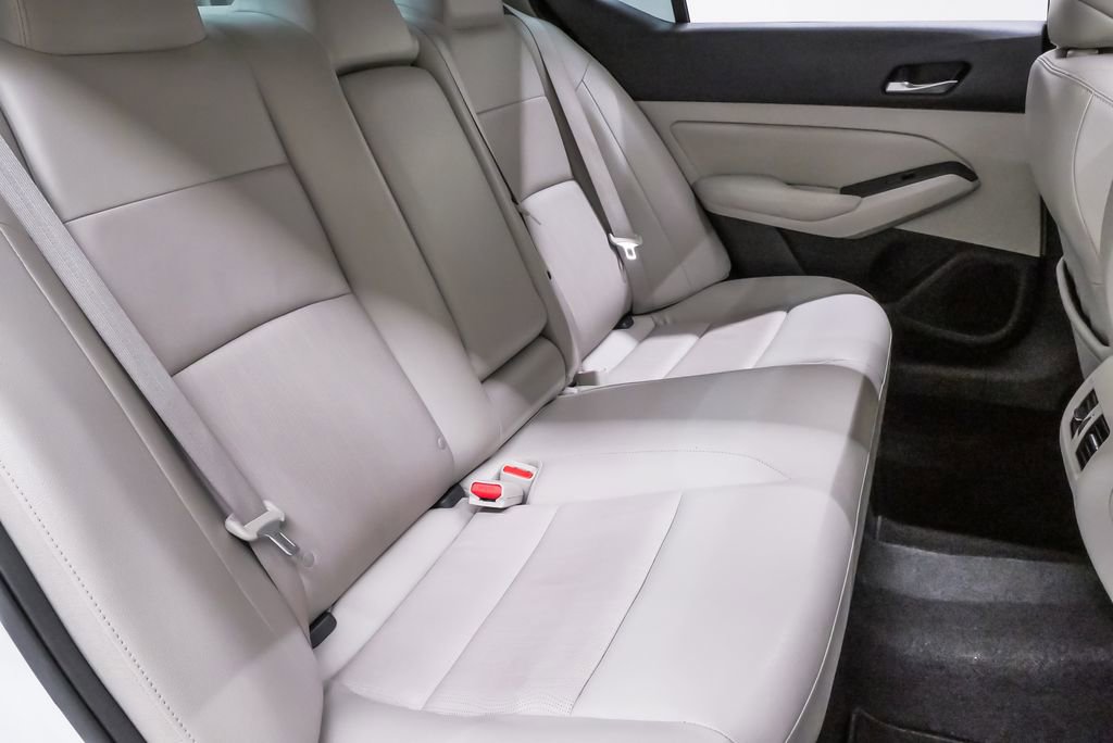 Used 2019 Nissan Altima 2.5 Platinum FWD image 12